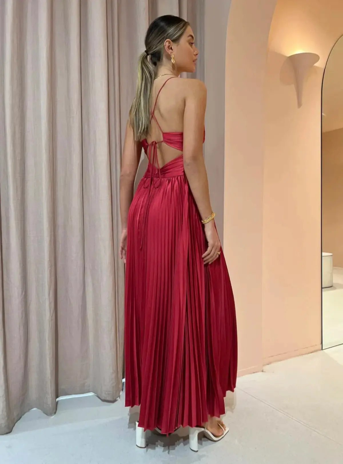 Issy Orla Dress in Berry Red Size 8 photo 3