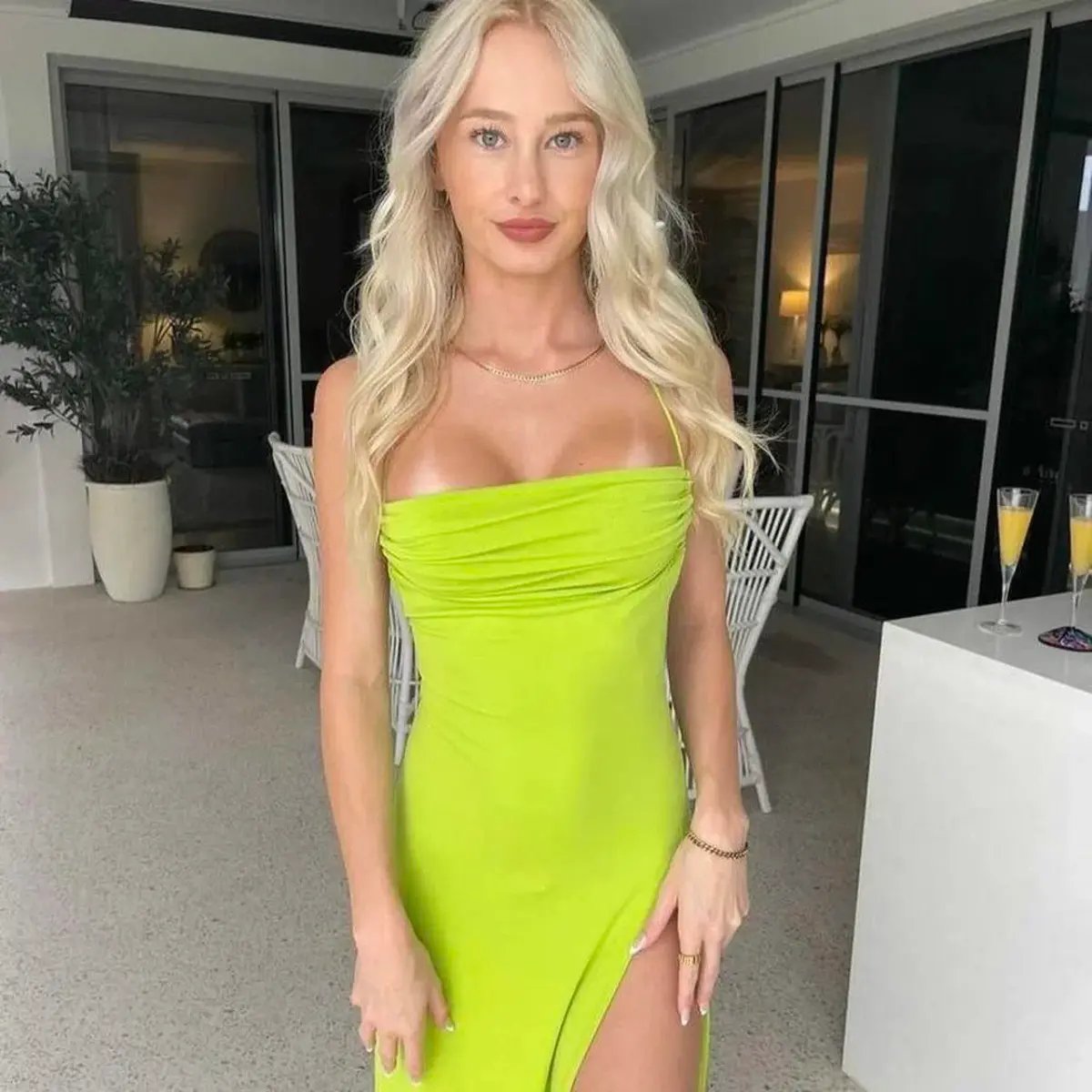 Melani The Label Marlo Gown in Green Size 6 photo 4