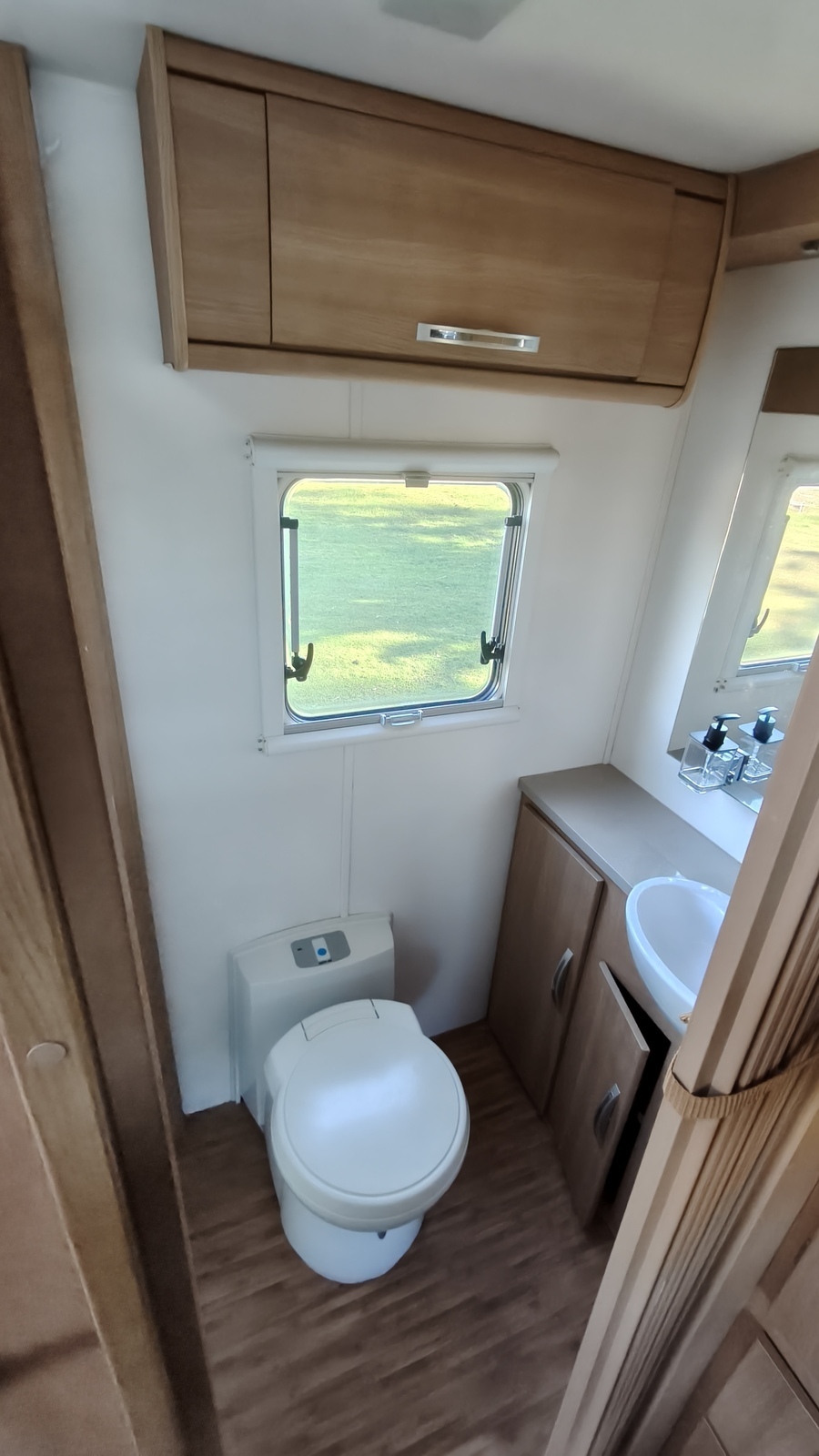 Family Escape Van – Sleeps 4 in Comfort photo 11