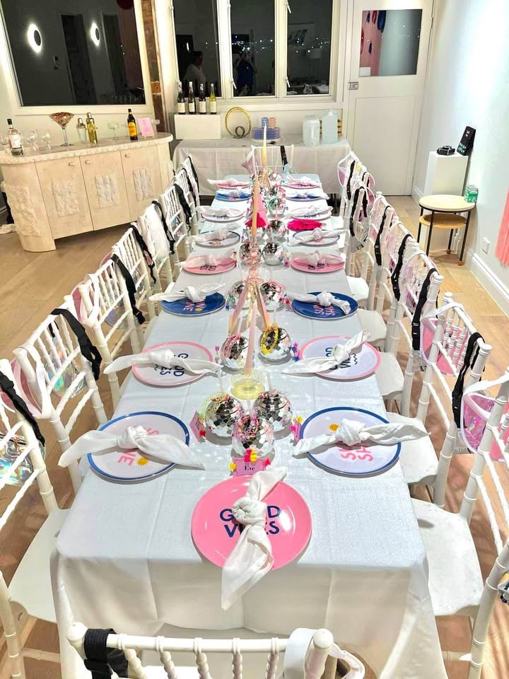 TIFFANY CHAIRS FOR HIRE photo 4