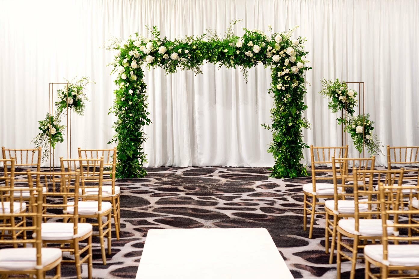 White Curtain Backdrop with Telescopic Frame photo 3