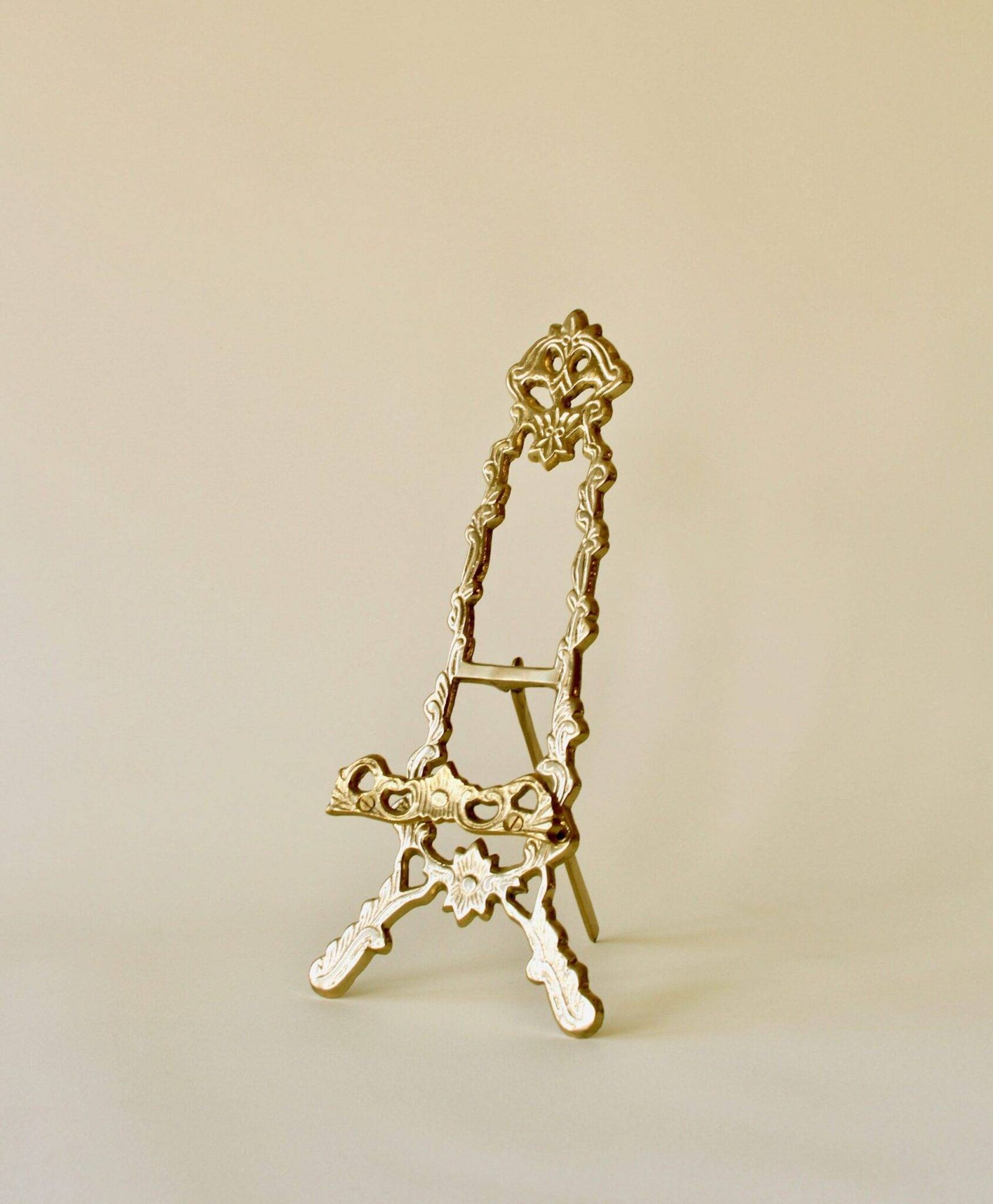 Small Gold Ornate Table Easel photo 2