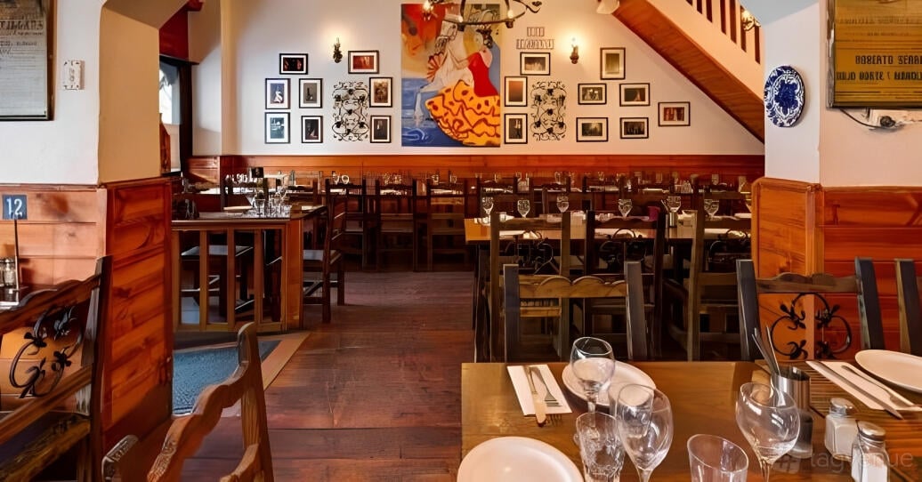 Front Room at Spanish Tapas photo 2