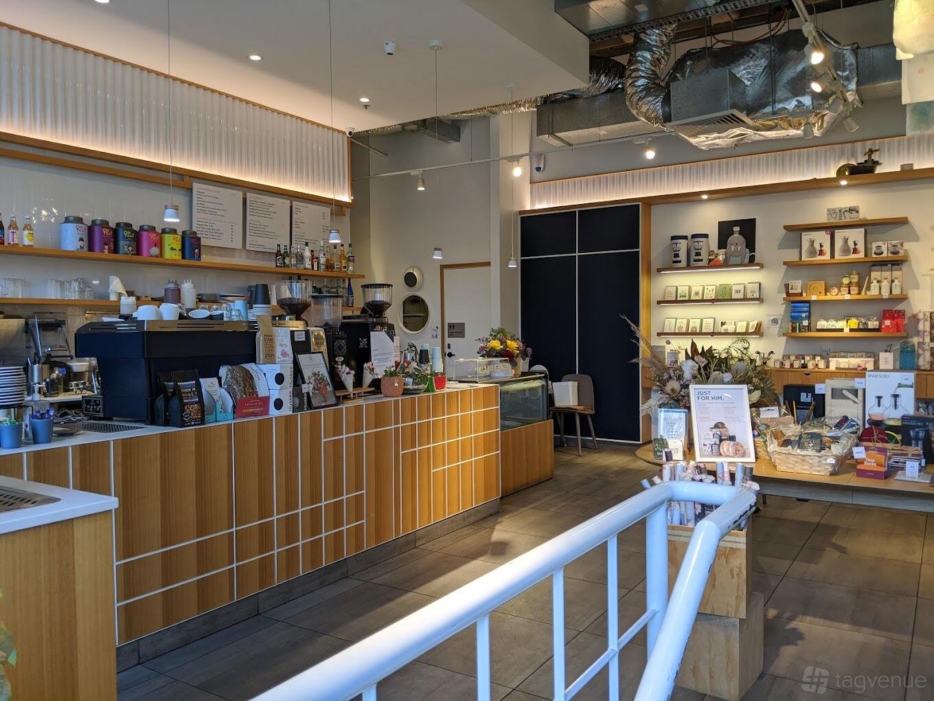Whole Venue at Cafe 0.6 photo 12