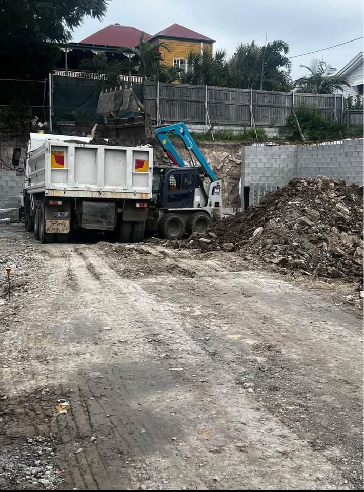 2025 Tipper hire Tipper wet hire photo 6