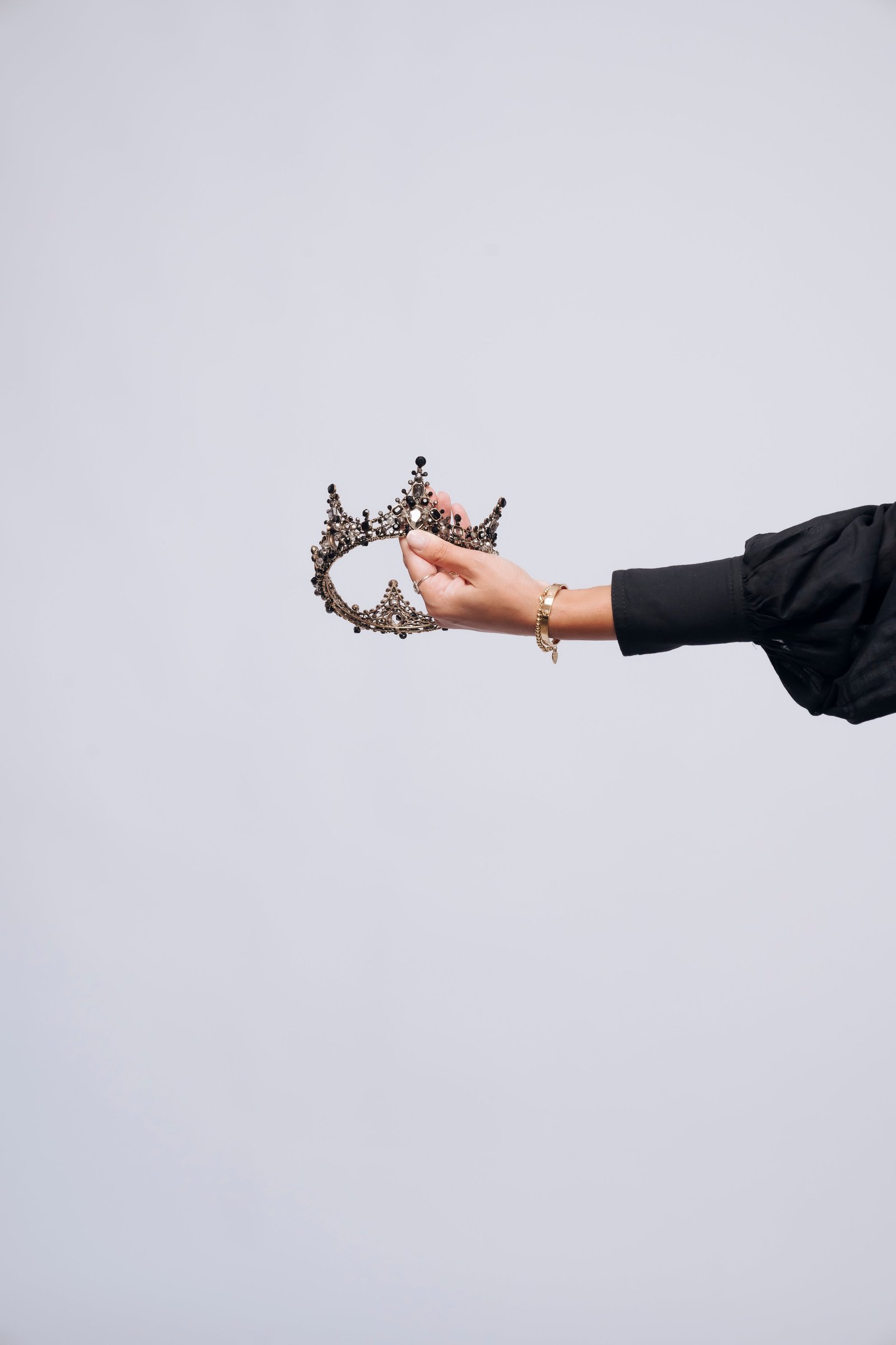 SASHA BLACK CROWN BLACK photo 2