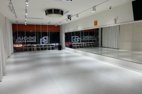 TG - Shared Studio Space photo 11