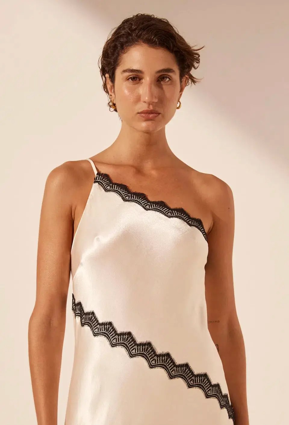 Shona Joy Camille Lace Asymmetrical Maxi Dress in Cream/Black Size 10 photo 4
