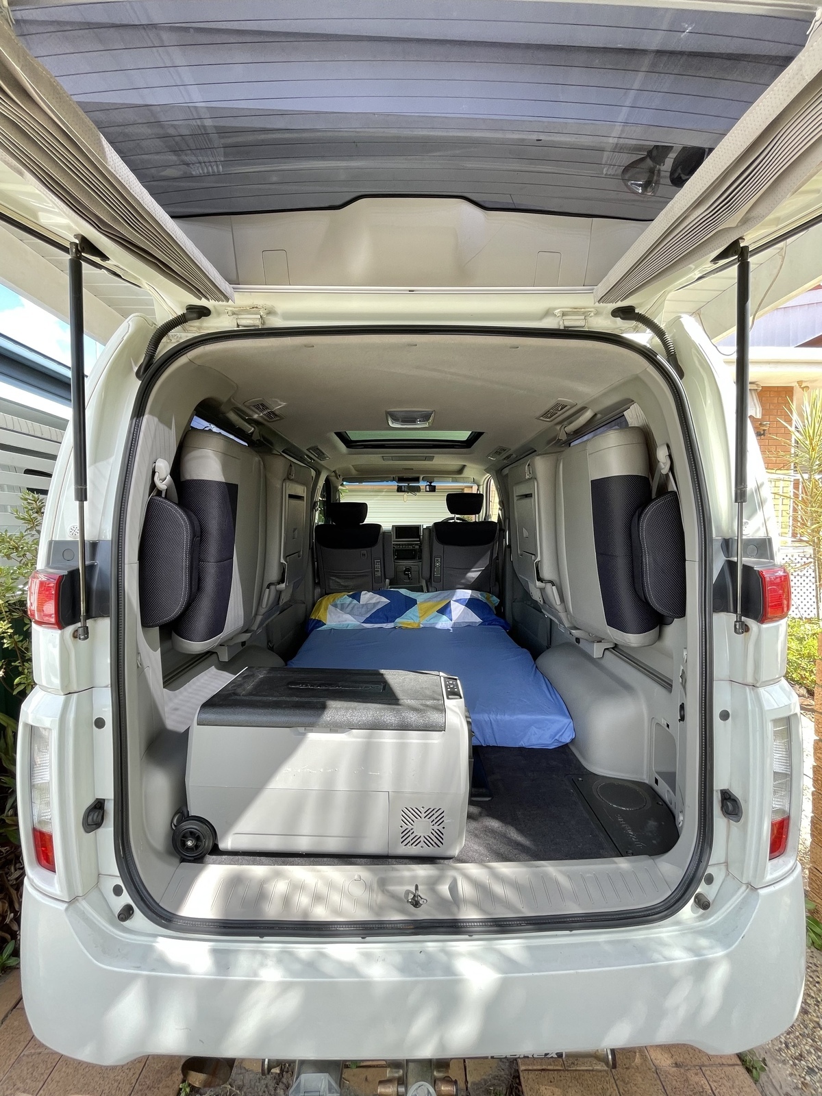 Elgrand Camper photo 8