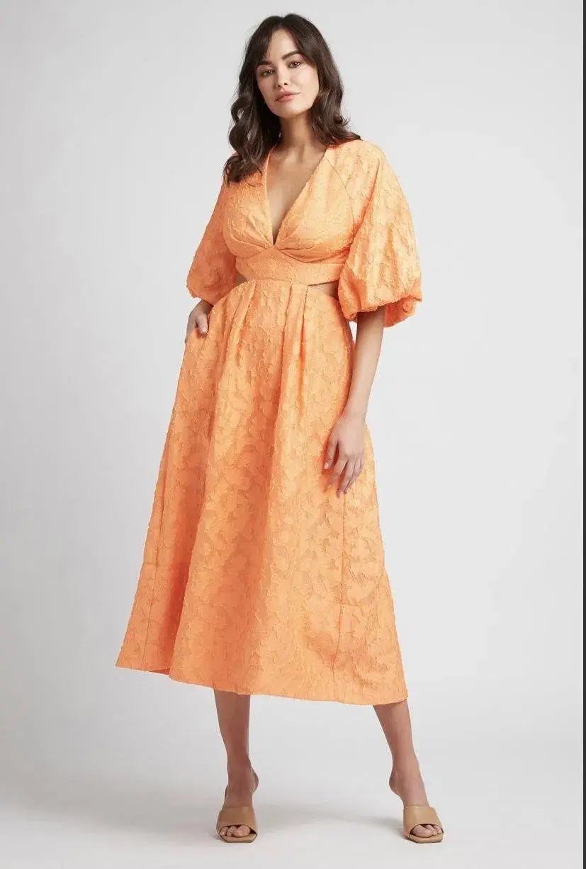Estate dress photo 4