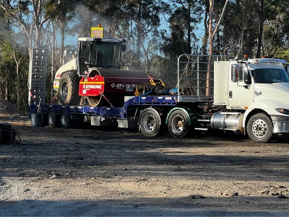 2025 Tipper hire Tipper wet hire photo 2