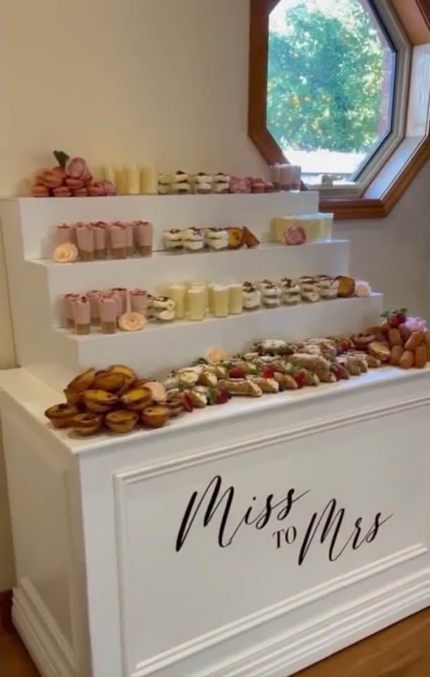 Dessert stand & table for hire48hr hire ! photo 5