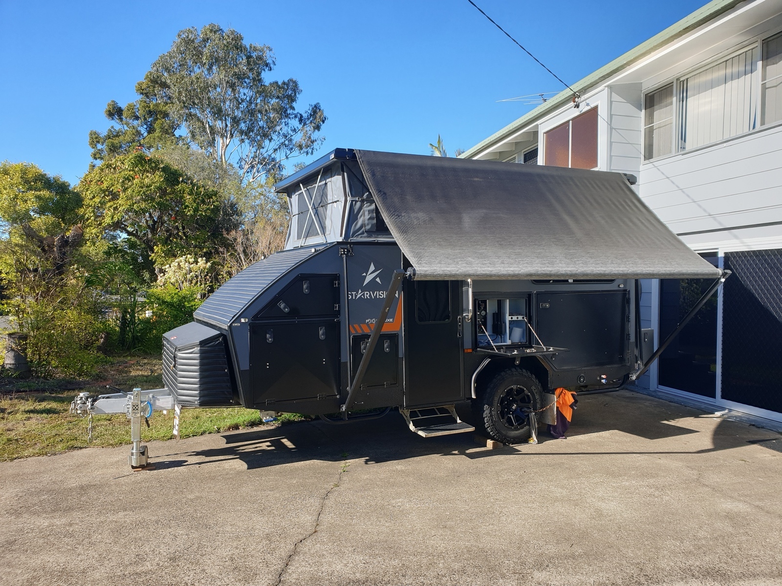 Family Camper, Hybrid Pop Top photo 6