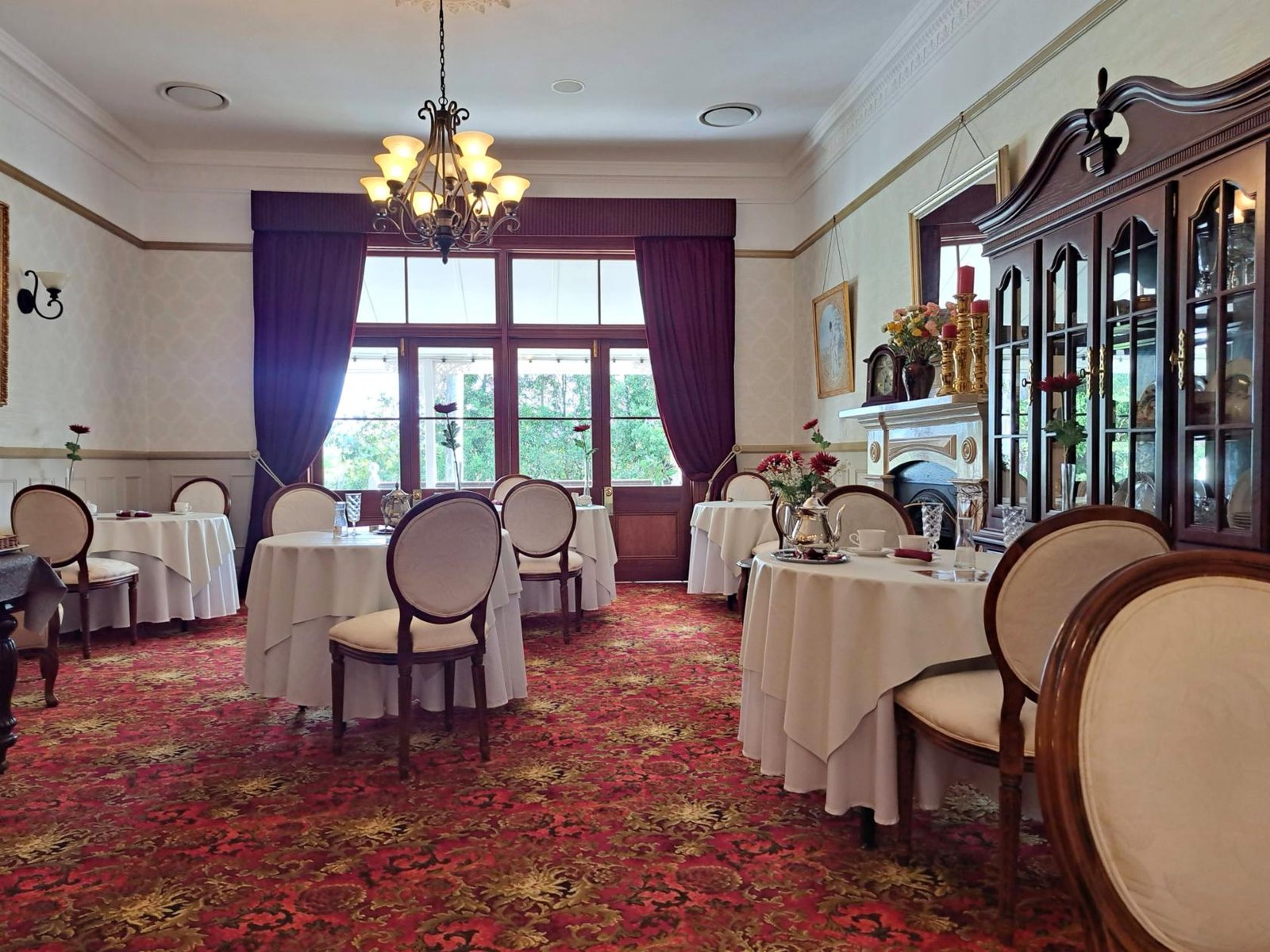 Chandelier Room at Bli Bli House Riverside Retreat photo 3