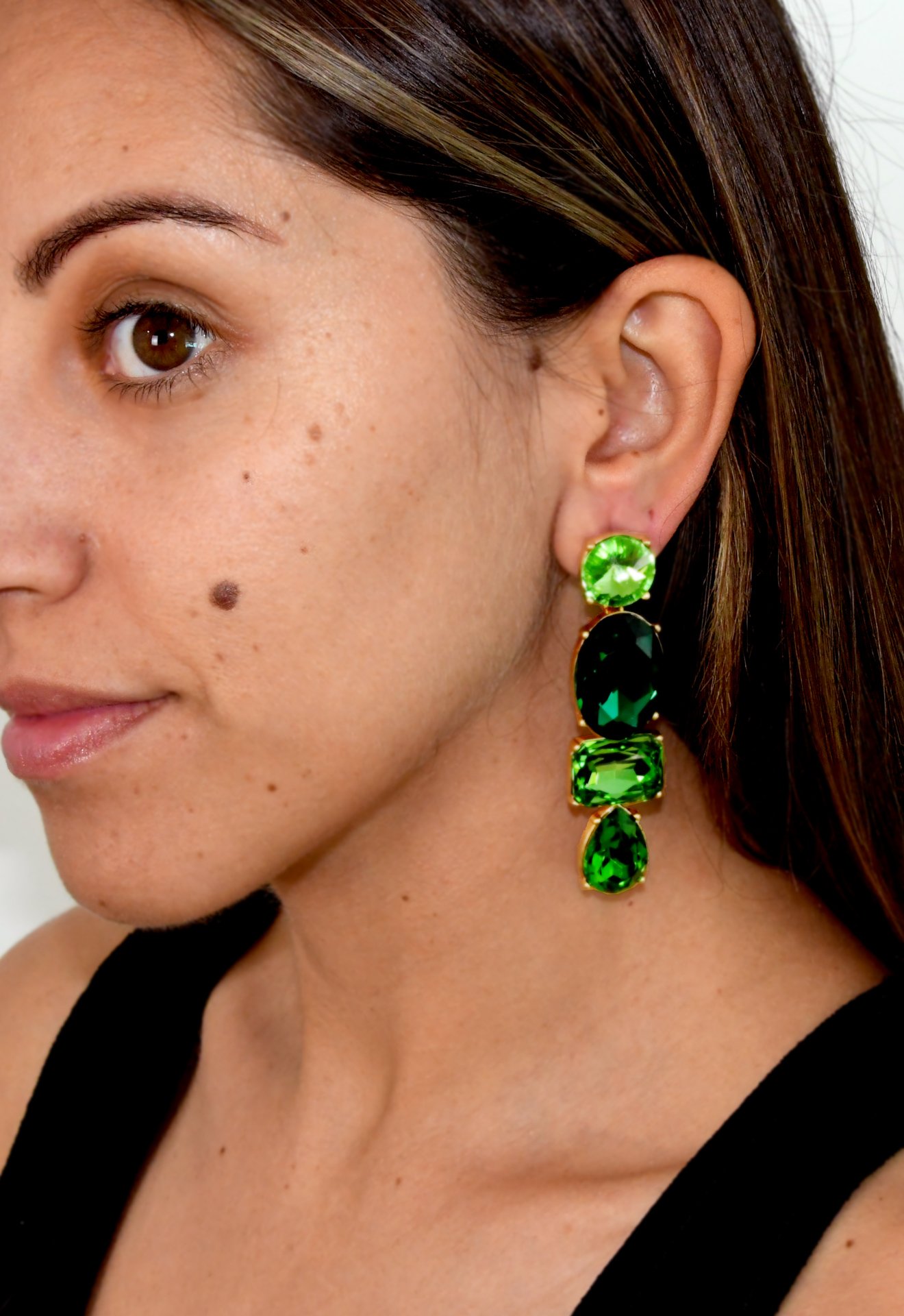 Oscar De La Renta Oscar De La Renta Green Crystal Earrings photo 3