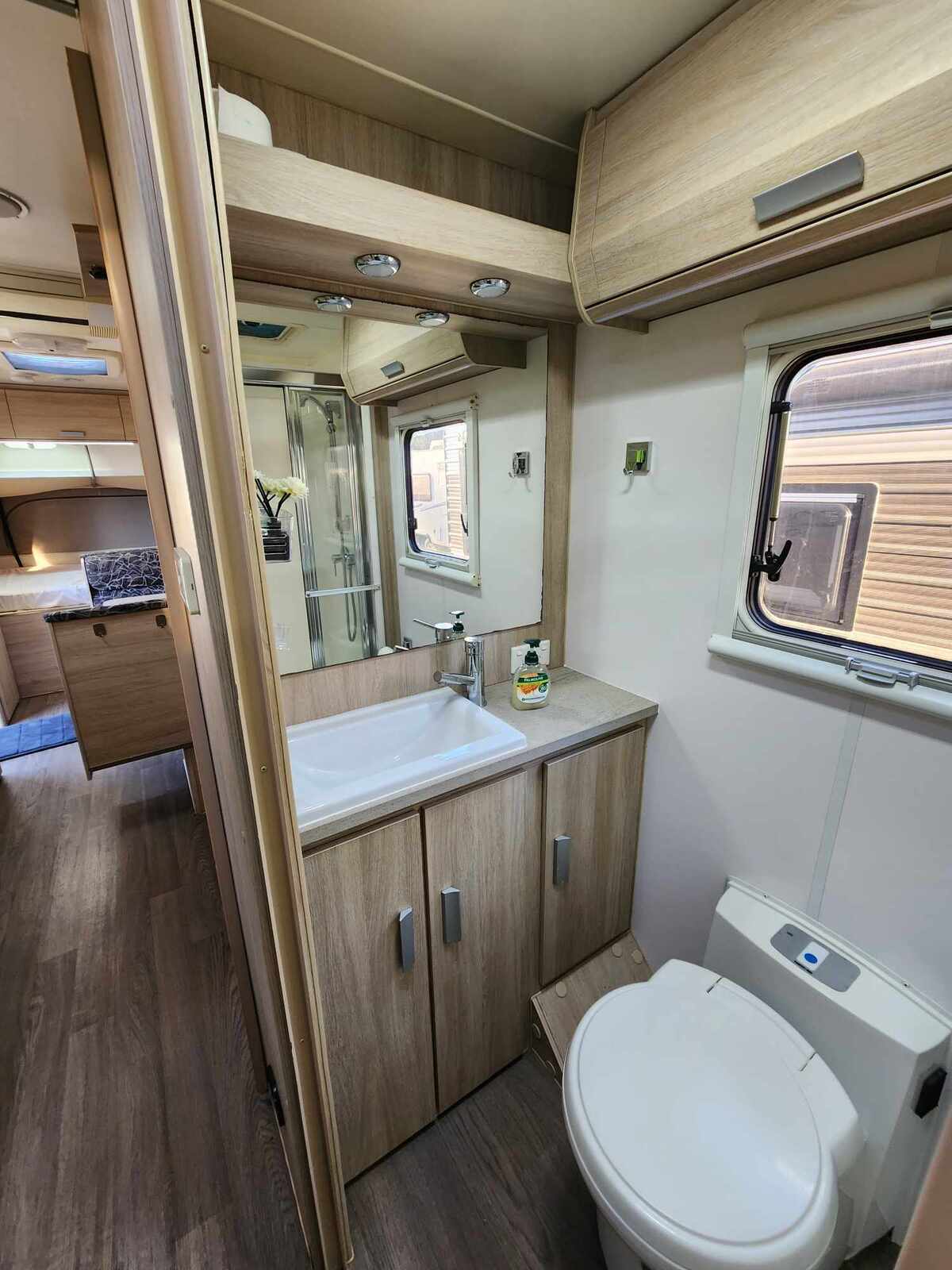 Jayco Expanda -Sleeps 6 photo 8