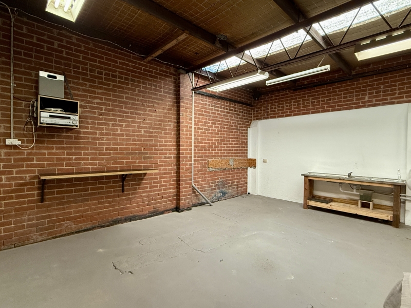 Large Workshop / Work Space photo 2