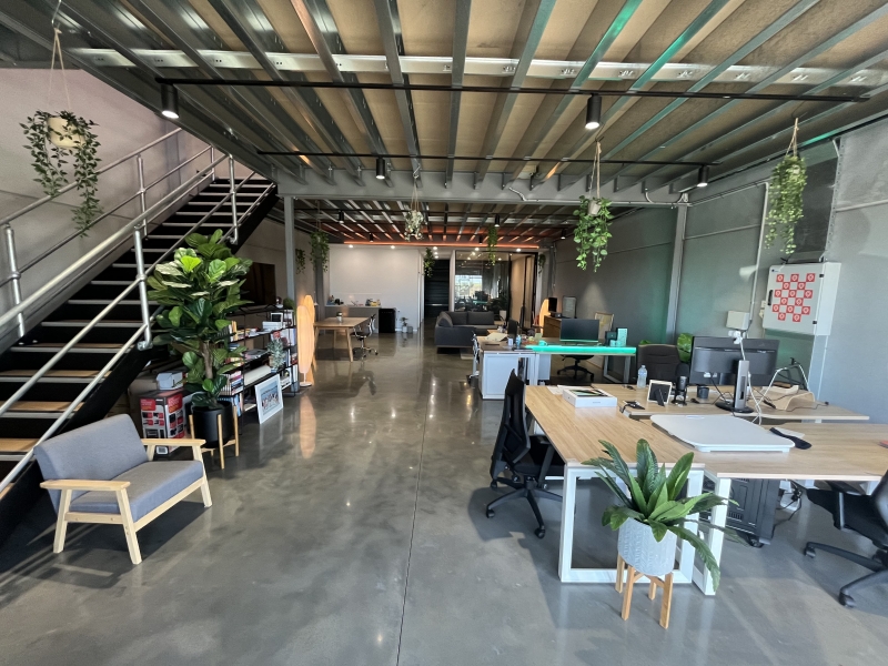 Modern Warehouse-Style Office Space photo 4