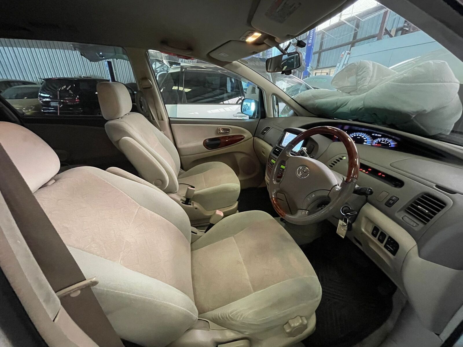 Mini Van photo 2