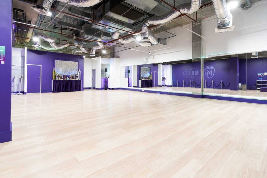The MBassy Dance - Full Venue photo 5