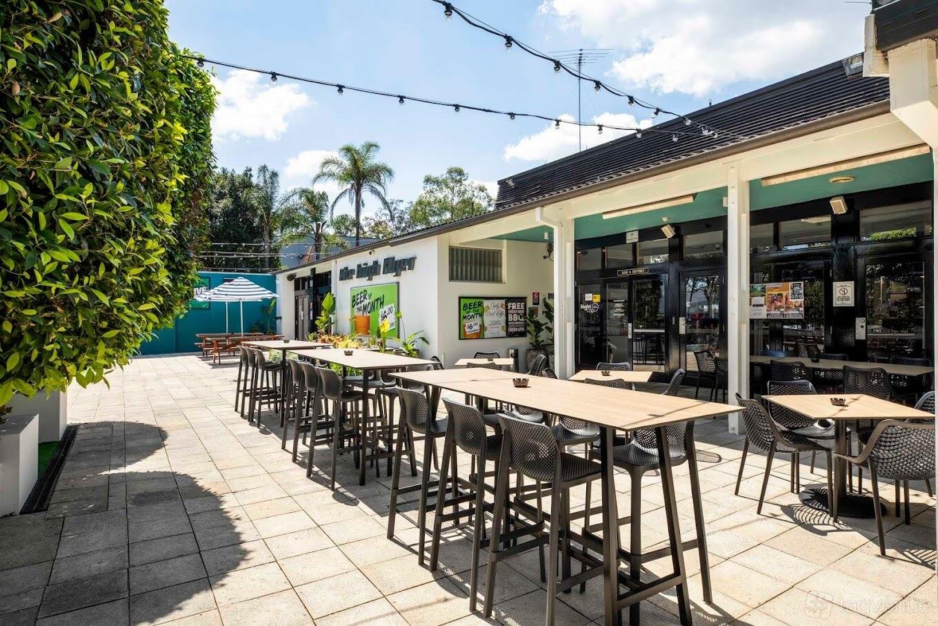 Front Patio at The High Flyer photo 3