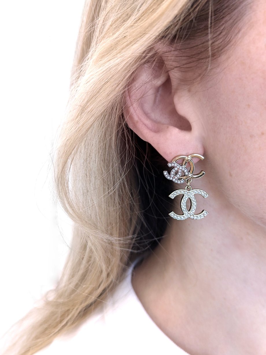 Chanel Métier Pearl & Crystal Earrings photo 2