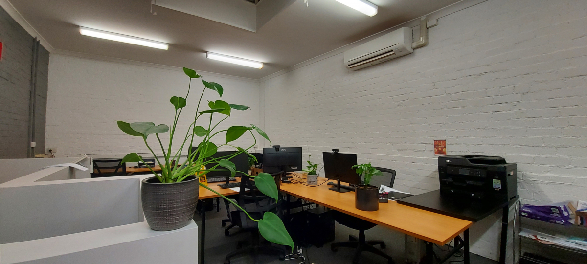 Shared professional office photo 3