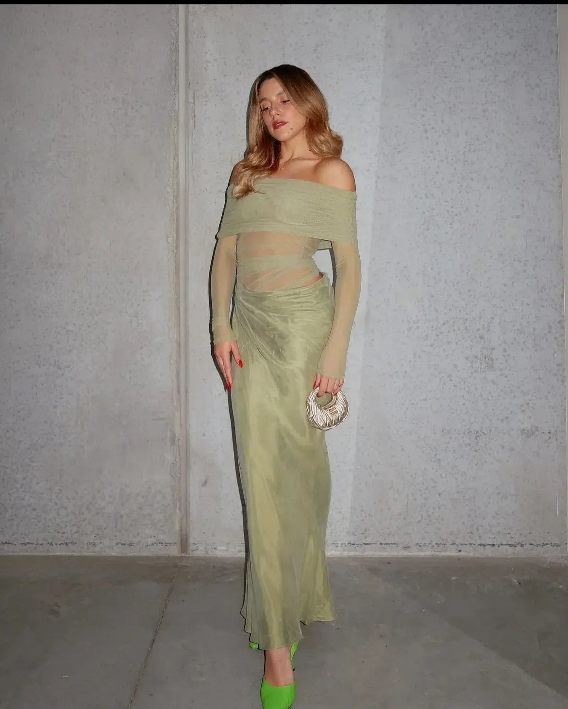 Benni Yasmin Off The Shoulder Maxi Dress in Pistachio Size AU 12 photo 5