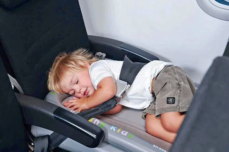 Kooshy kids travel bed HIRE photo 8