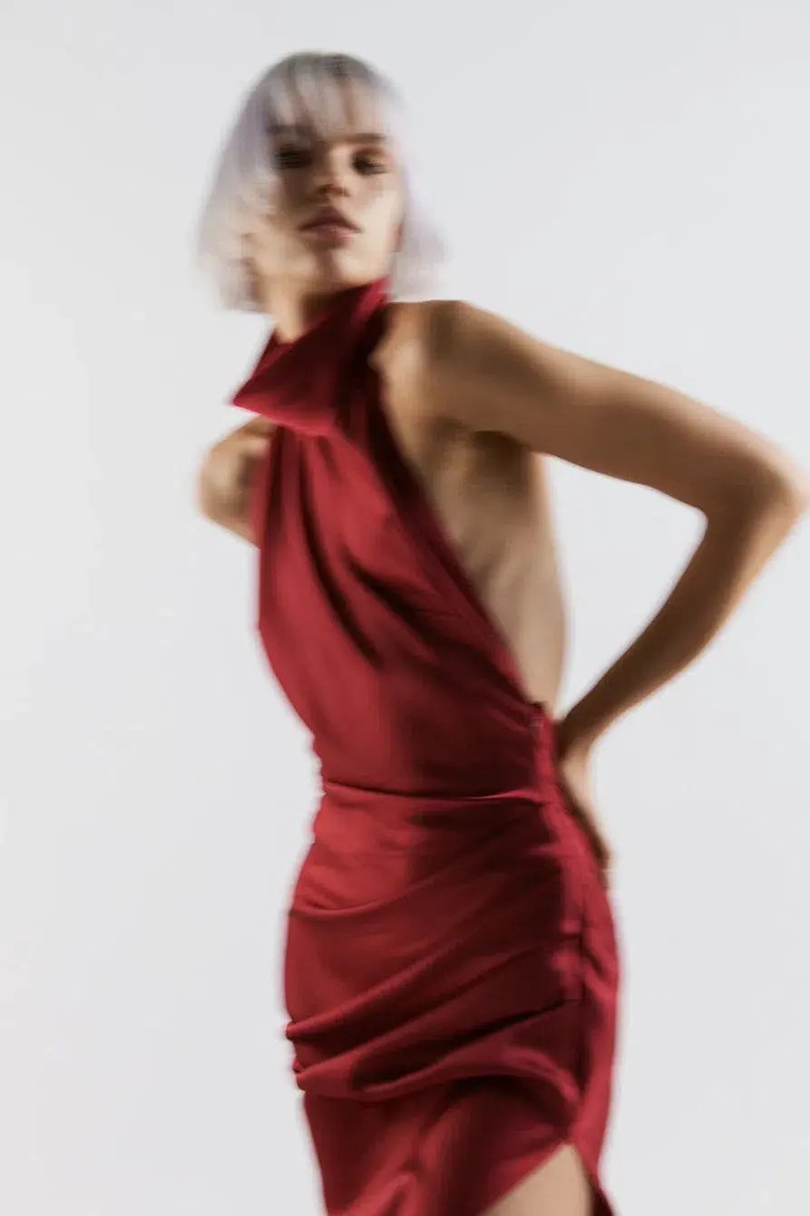 THE NEW ARRIVALS by İlkyaz Özel Valentina in Vin De Cerise Midi Dress Red Size 6/XS photo 2