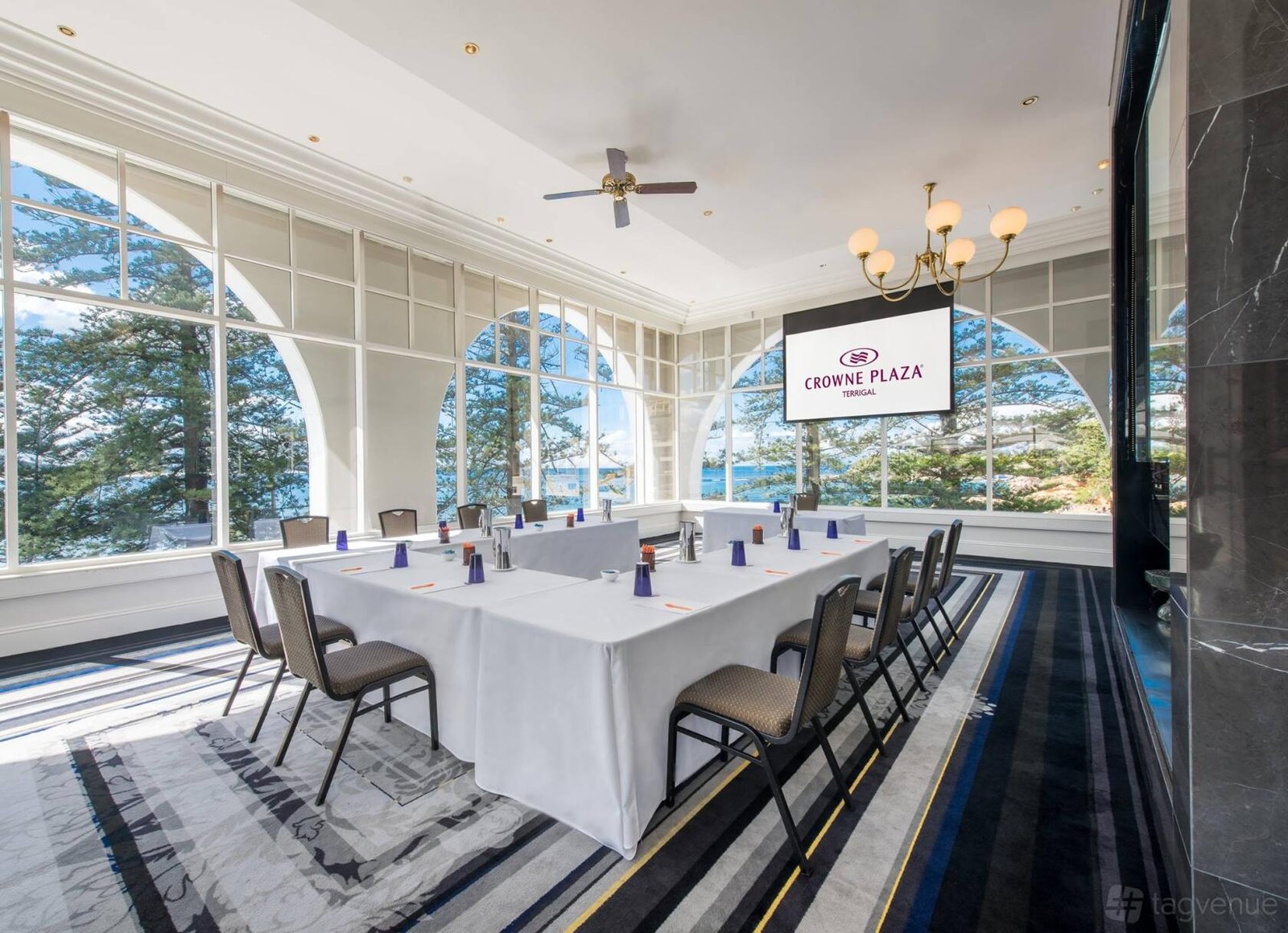 Meribella Fireplace at Crowne Plaza Terrigal Pacific photo 4