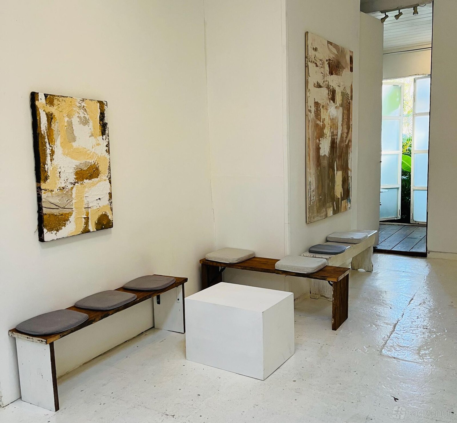 Studio with natural light at Beautiful White Space photo 27