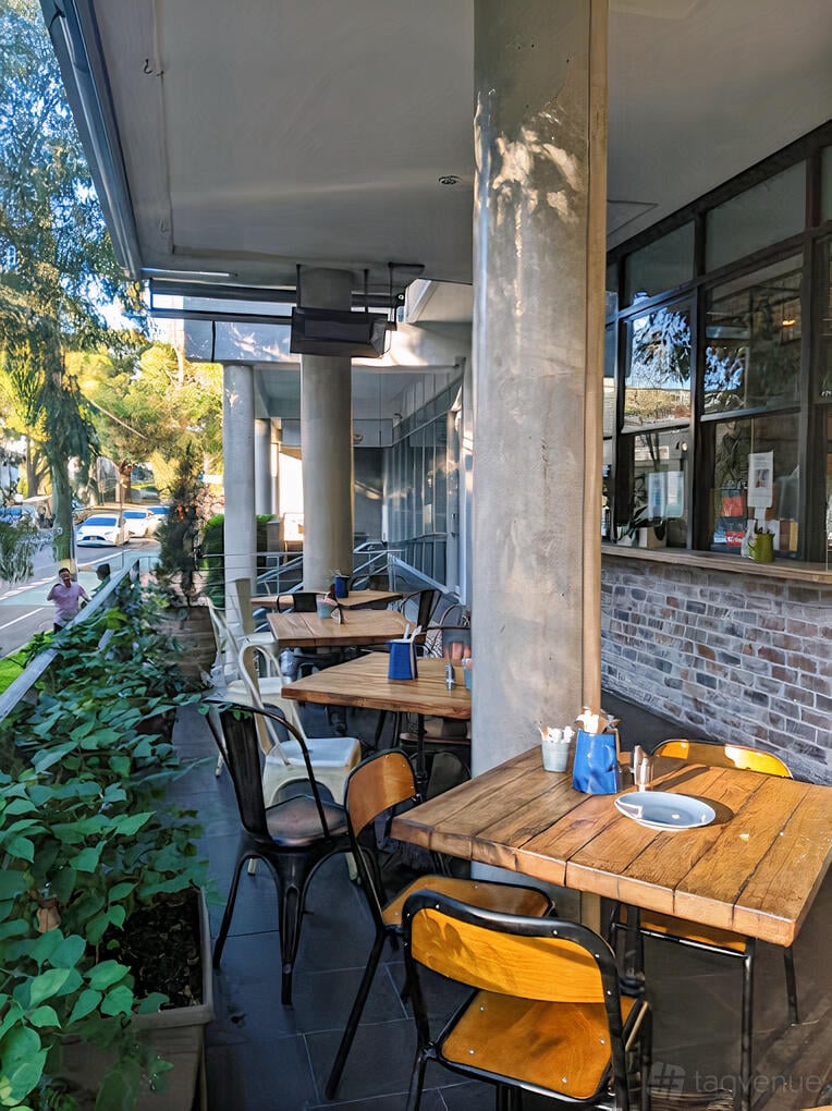 Charming Terrace at Eggspresso photo 3