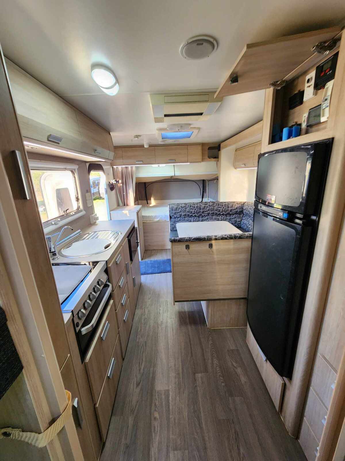 Jayco Expanda -Sleeps 6 photo 6