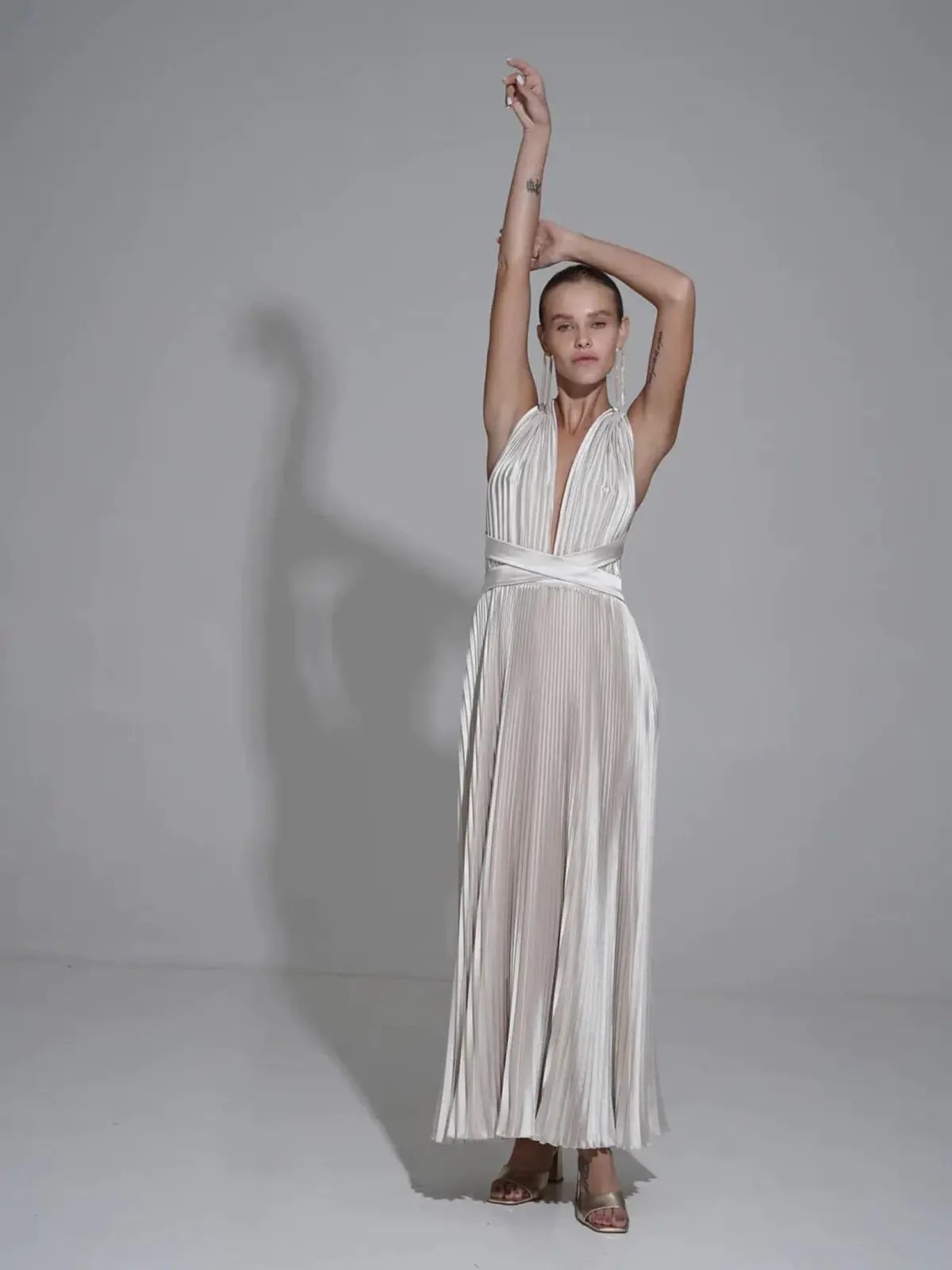 L'Idee Moderniste Gown Champagne Size AU 6 photo 2