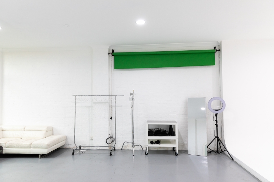 LARGE STUDIO WAREHOUSE SPACE photo 2