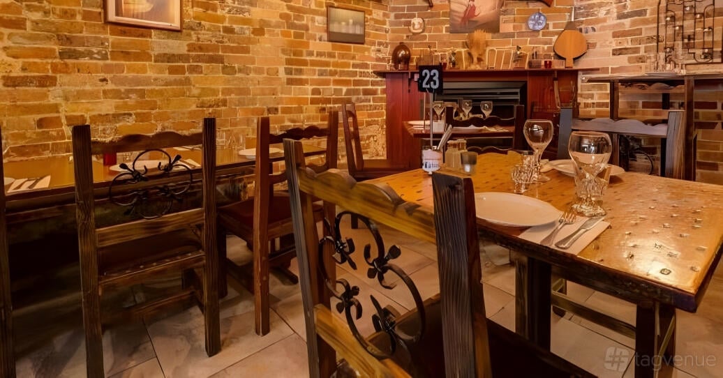 Front Room at Spanish Tapas photo 6