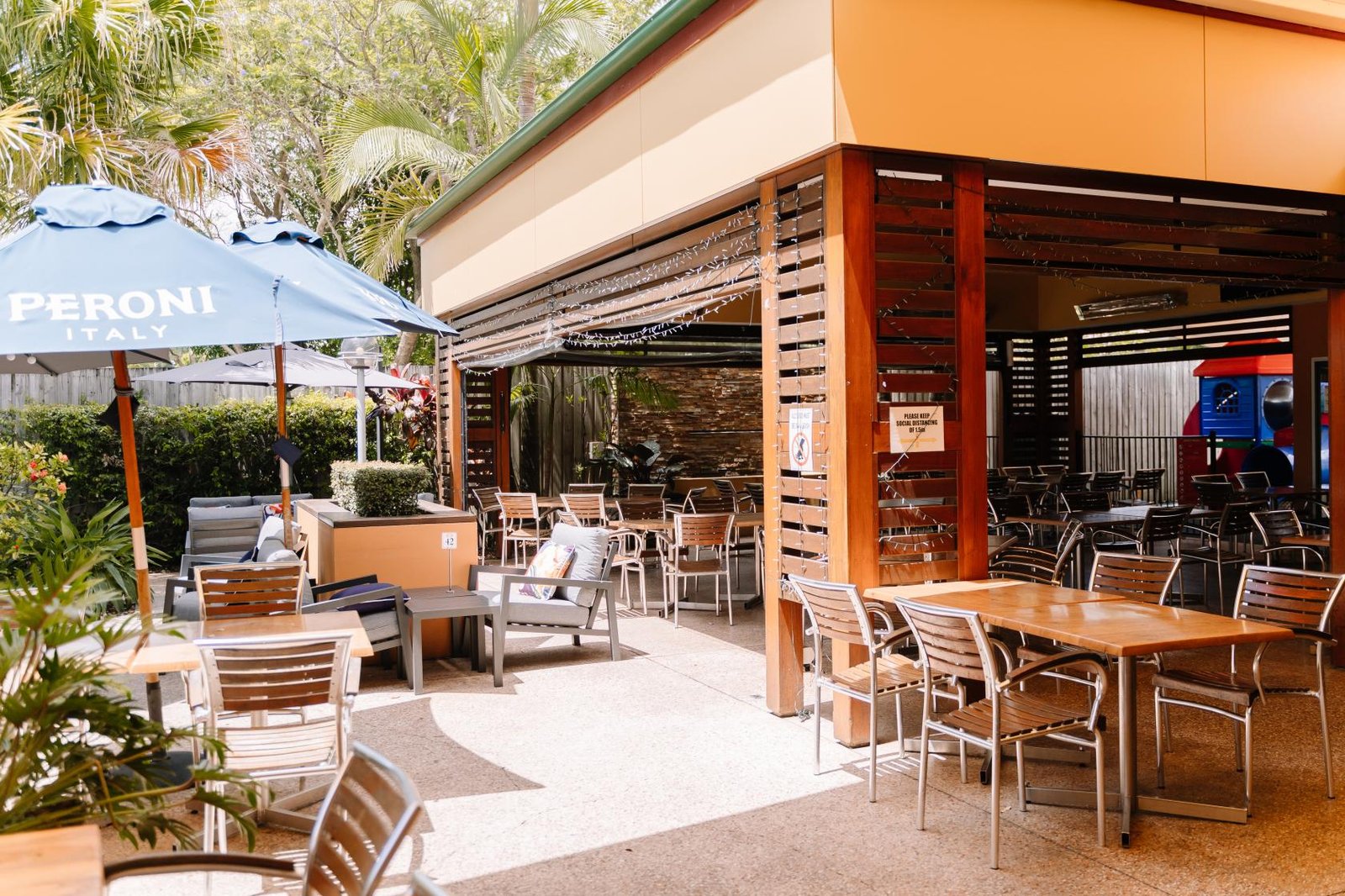 Whole Beer Garden at Beerwah Hotel photo 4