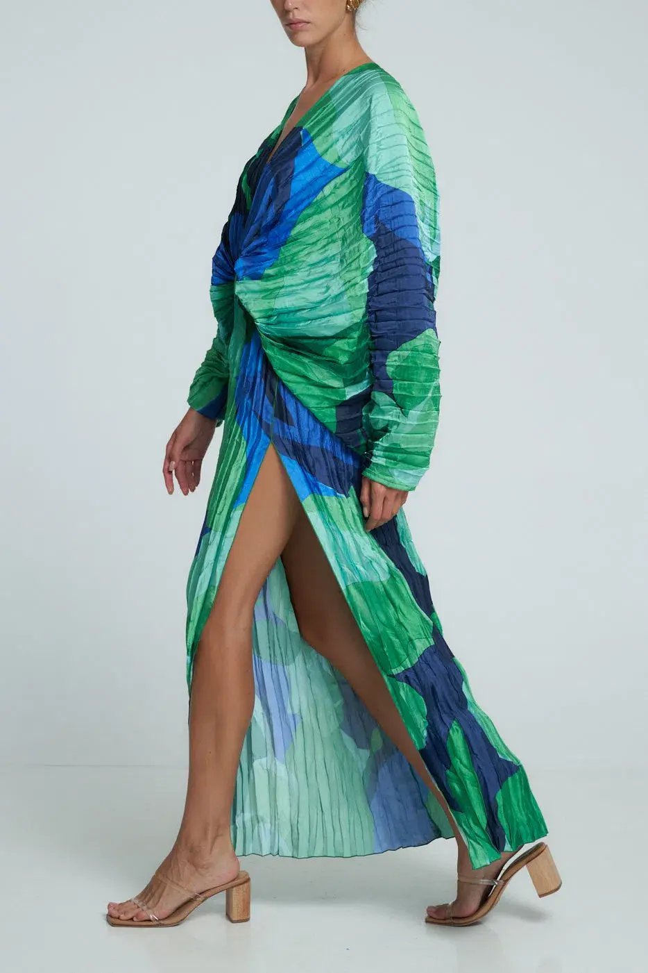 L’idée De Luxe Gown Capri Green Size 14 - in well loved condition, price reduced. photo 3