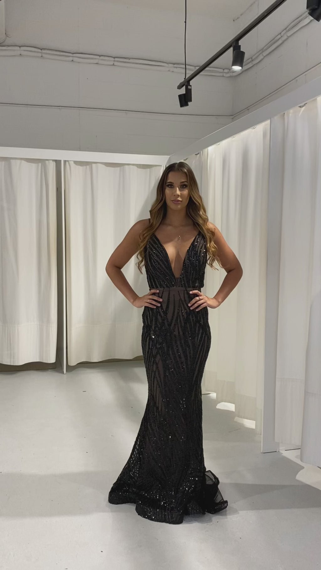 Cari Gown in Black photo 4