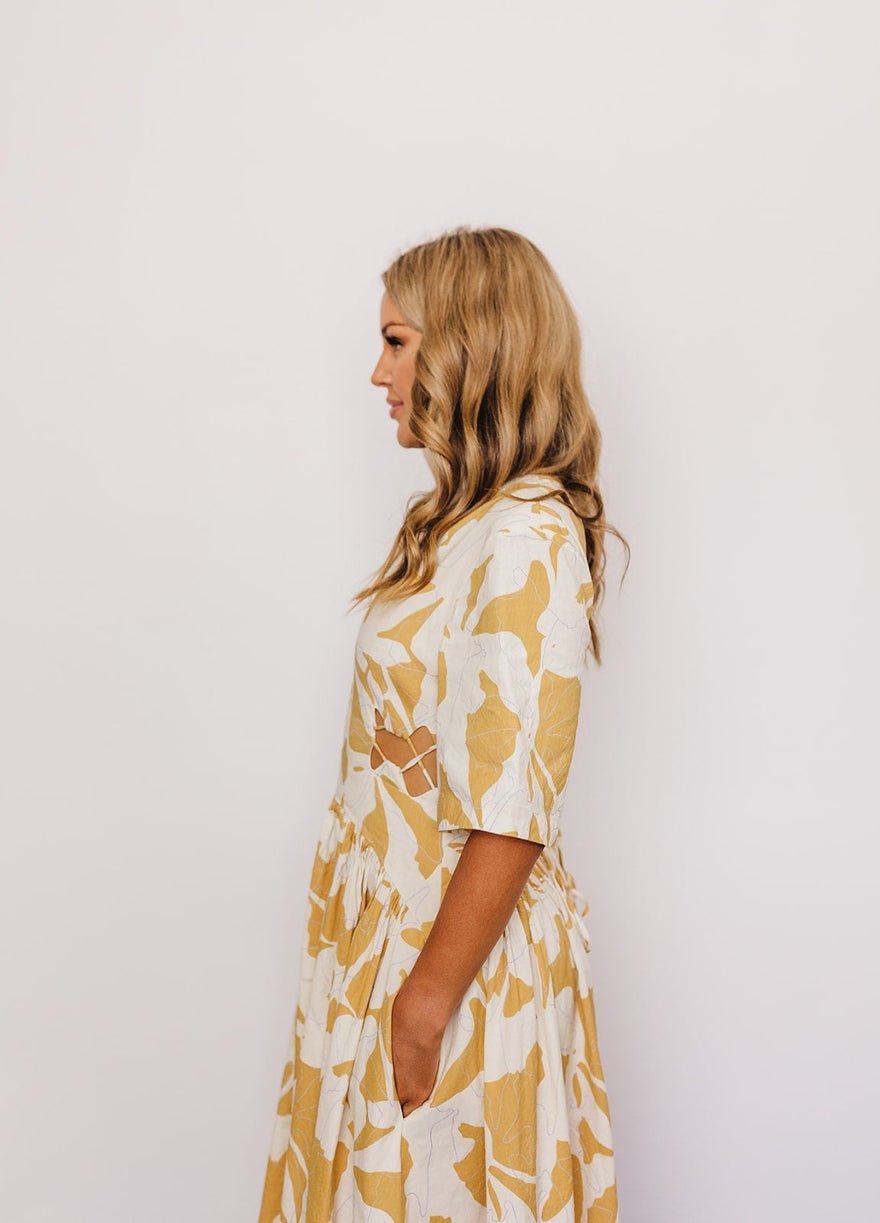 Camilla & Marc Stretchy Linen Minsk Maxi with Waist Cut-Out Detail Dress photo 2