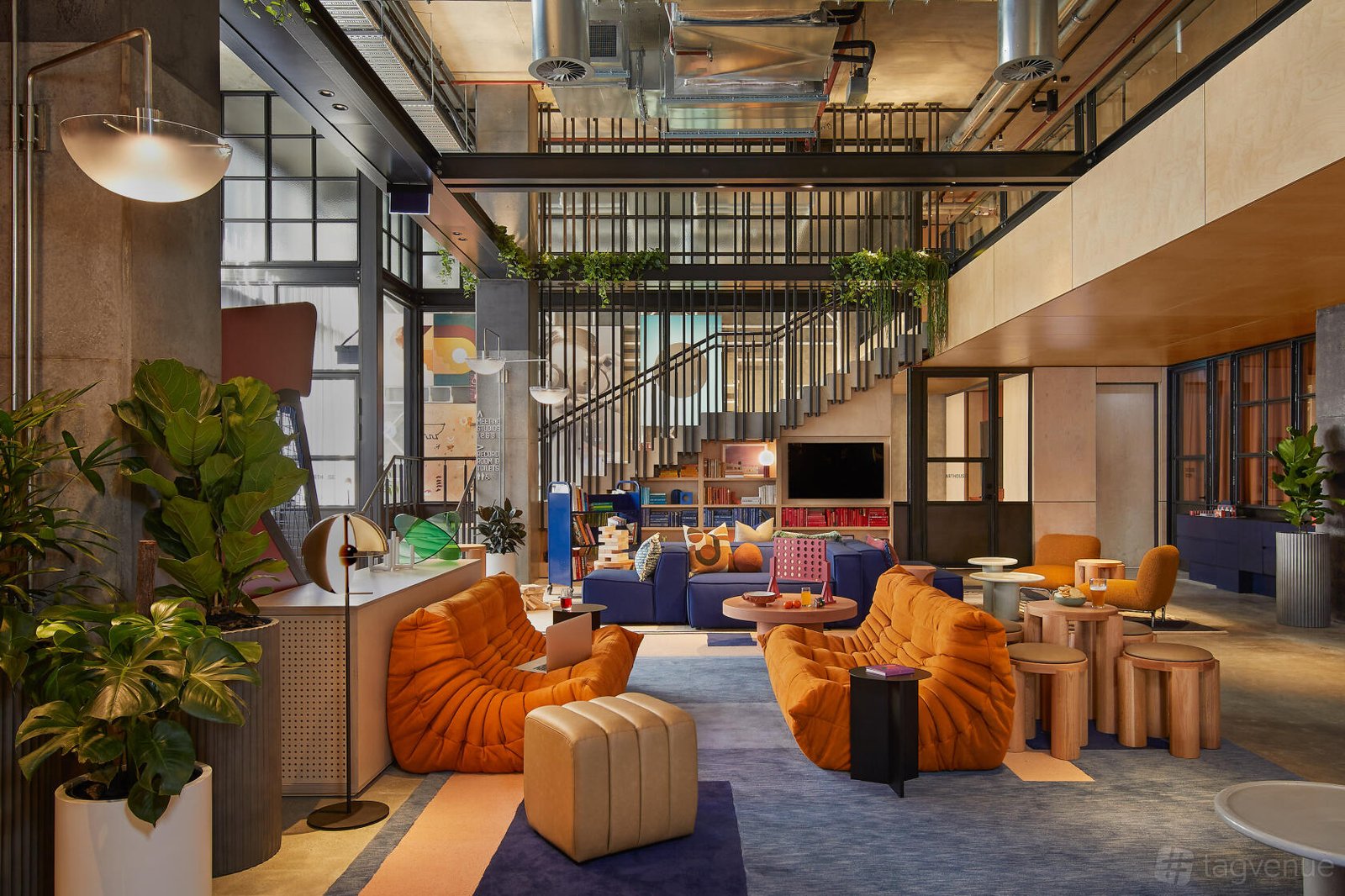 Record Room at Moxy Sydney Airport photo 4