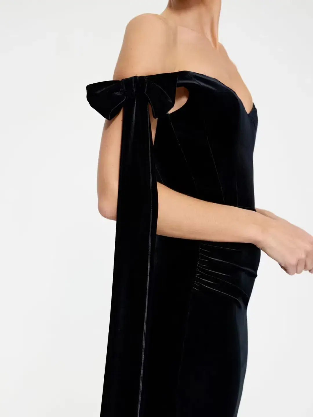 Effie Kats Ginger Gown in Black Velvet Size 10 photo 4