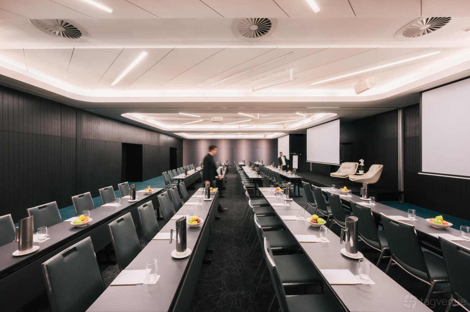 Blackwattle Room 3 Sections at PARKROYAL Darling Harbour, Sydney photo 4