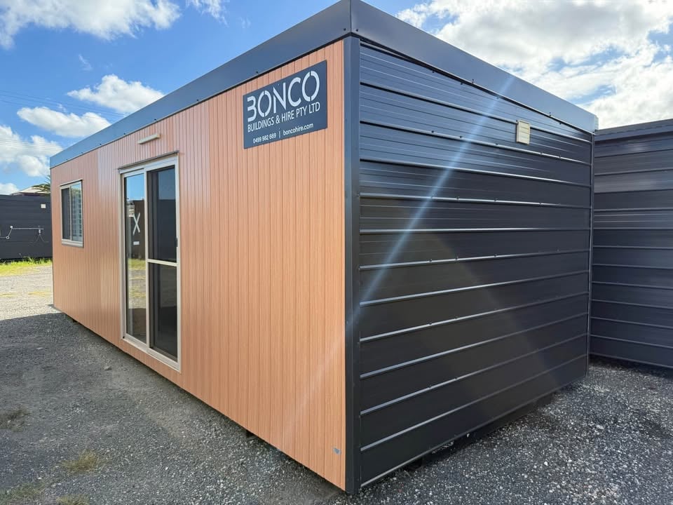 9x3.3m Portable Studio/Office for Hire photo 2