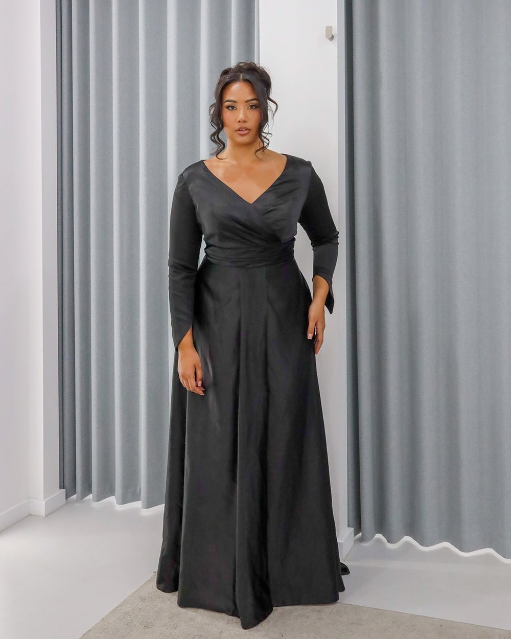 RAYA MAXI DRESS BLACK photo 2