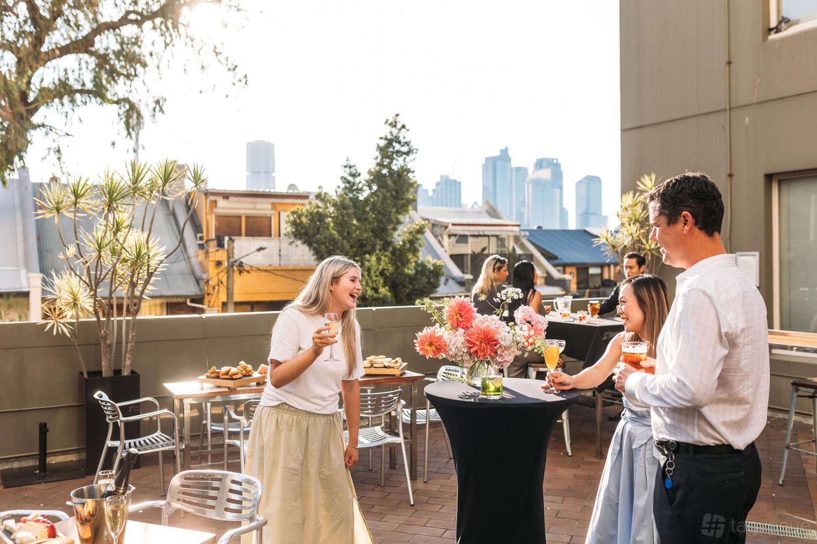 Bluegum & Jacaranda Terrace at Holiday Inn Sydney Potts Point photo 3