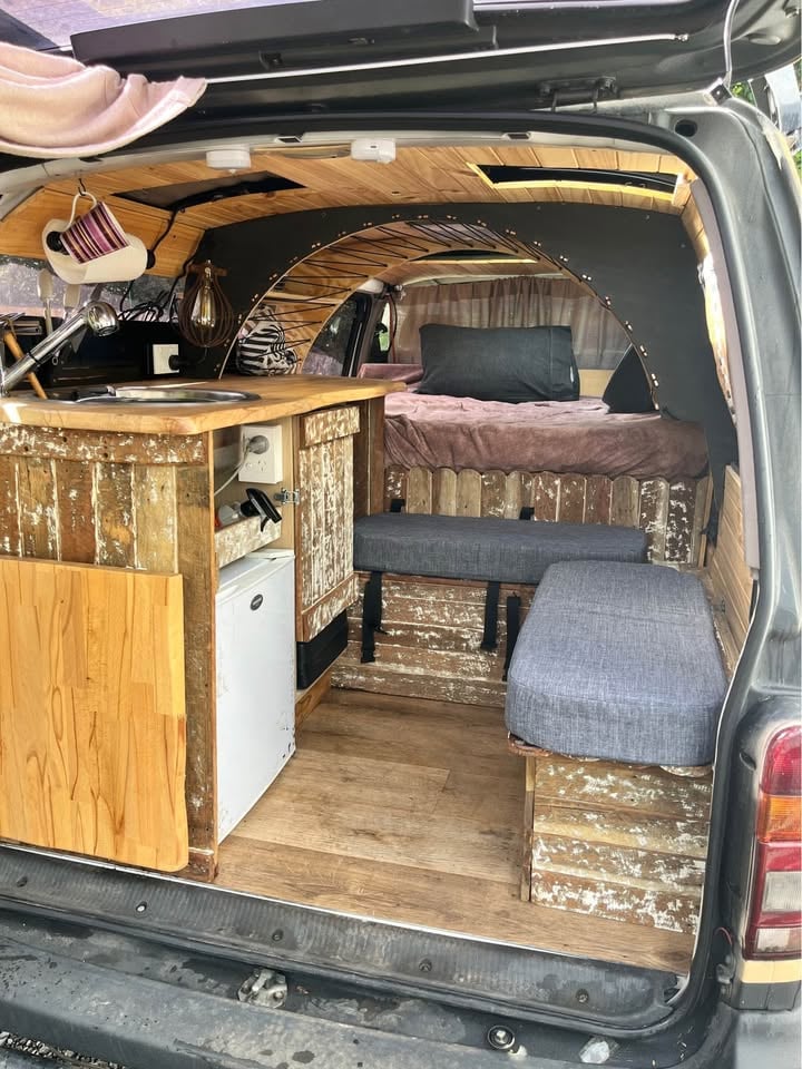 4x4 CAMPERVAN HIRE photo 8