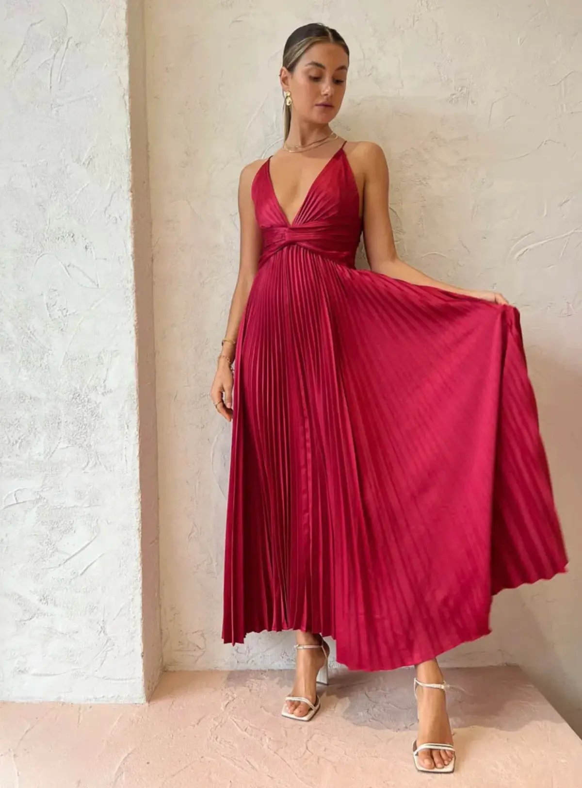 Issy Orla Dress in Berry Red Size 8 photo 4