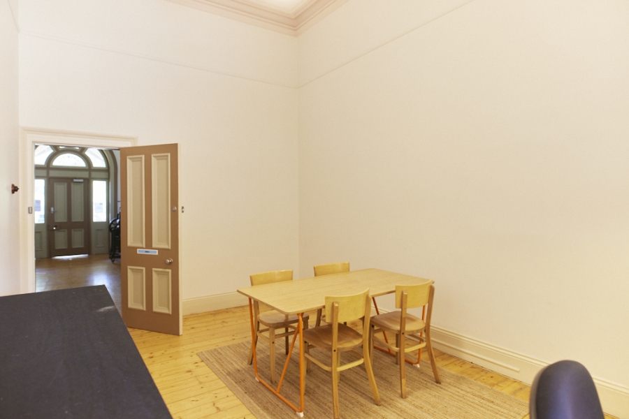 Studio 3, Henderson House photo 3